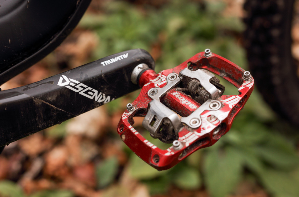 Red 2024 clipless pedals